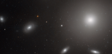 Galáxia NGC 4874